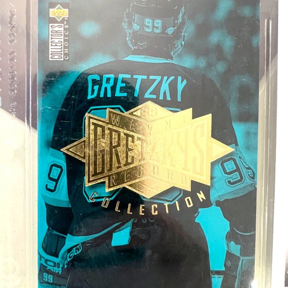 Wayne Gretzky 24 Various NHL Collector Cards 1990 to 1995! - Picture 14 of 16